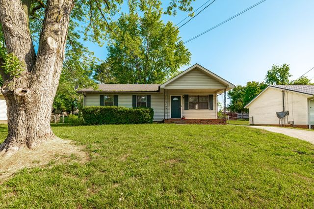 215 Al Oerter Dr, Clarksville, TN 37042