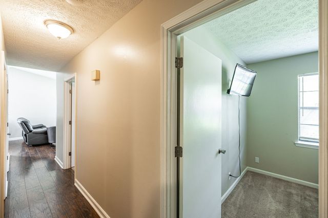 215 Al Oerter Dr, Clarksville, TN 37042