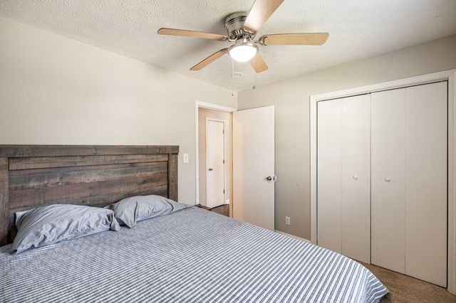 215 Al Oerter Dr, Clarksville, TN 37042