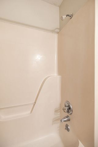 215 Al Oerter Dr, Clarksville, TN 37042