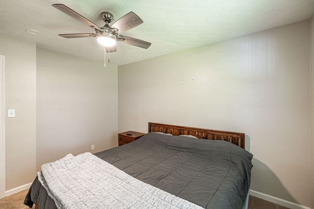 215 Al Oerter Dr, Clarksville, TN 37042