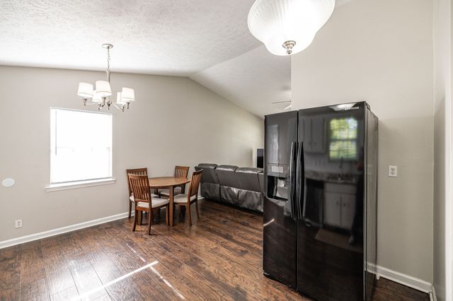 215 Al Oerter Dr, Clarksville, TN 37042