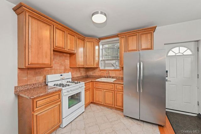 2136 E 28th Street, Brooklyn, NY 11229