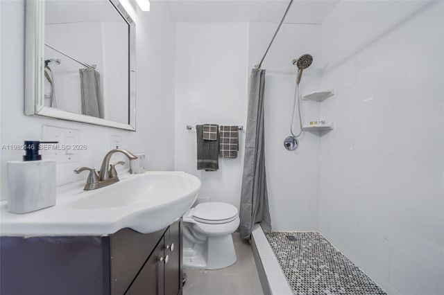 8420 Pasadena Blvd, Pembroke Pines, FL 33024