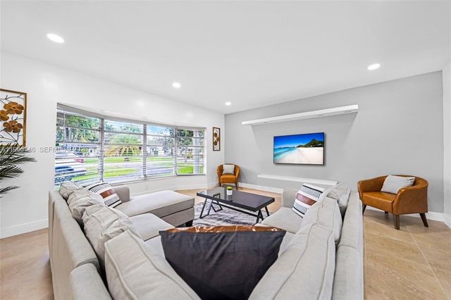 8420 Pasadena Blvd, Pembroke Pines, FL 33024