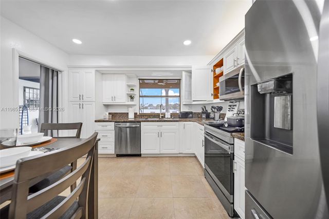 8420 Pasadena Blvd, Pembroke Pines, FL 33024