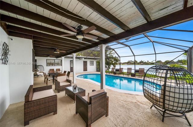 8420 Pasadena Blvd, Pembroke Pines, FL 33024