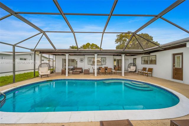 8420 Pasadena Blvd, Pembroke Pines, FL 33024