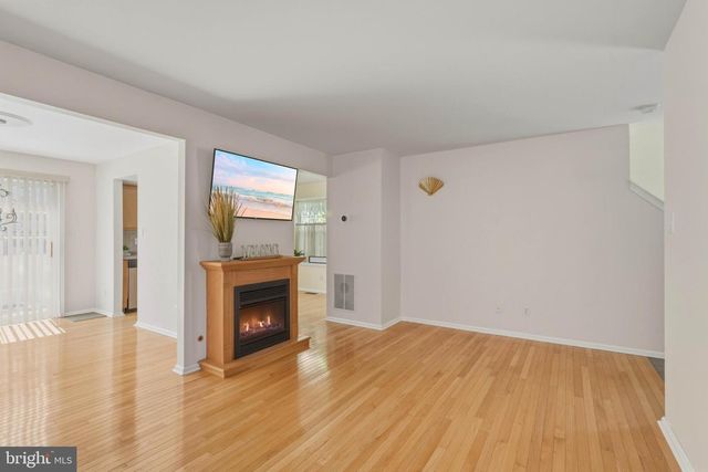 6179 TOWHEE LN, Mays Landing, NJ 08330