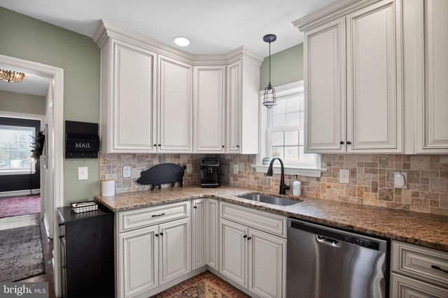 323 W WAVERLY RD, Glenside, PA 19038