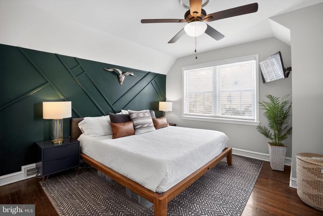 323 W WAVERLY RD, Glenside, PA 19038