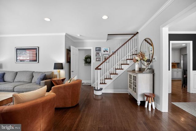 323 W WAVERLY RD, Glenside, PA 19038