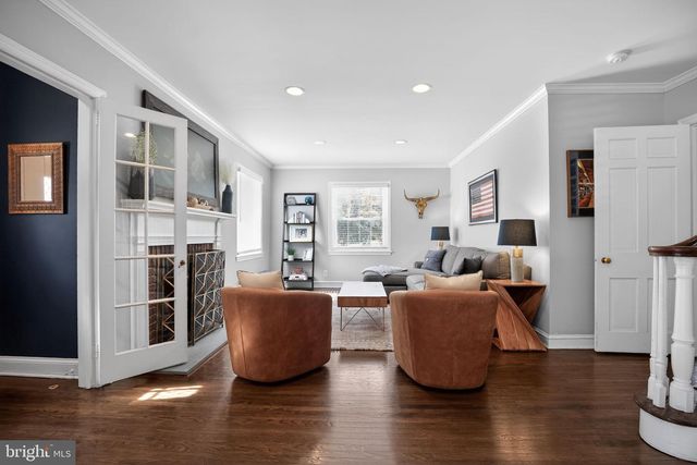 323 W WAVERLY RD, Glenside, PA 19038