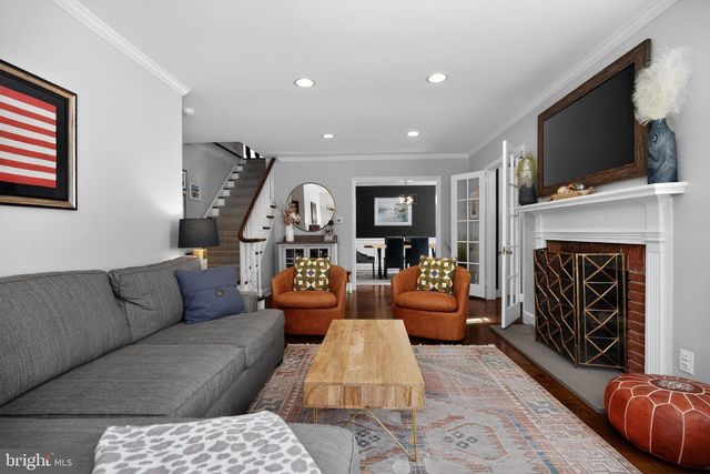 323 W WAVERLY RD, Glenside, PA 19038