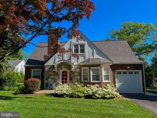 323 W WAVERLY RD, Glenside, PA 19038