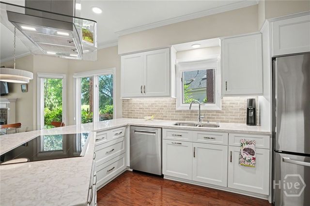 4 Willow Oak Circle, Savannah, GA 31411