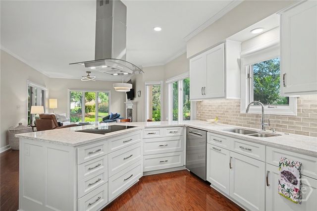 4 Willow Oak Circle, Savannah, GA 31411