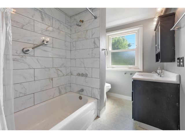 6846 Ne 23RD Ave, Portland, OR 97211