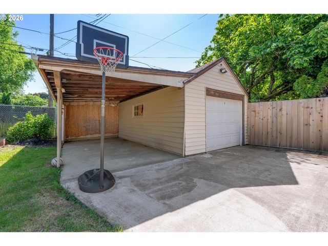 6846 Ne 23RD Ave, Portland, OR 97211