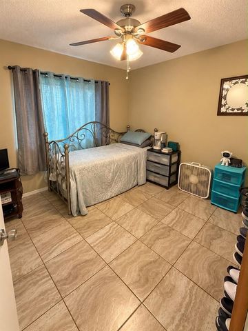 100 WINDY DUNE COURT, Kissimmee, FL 34743