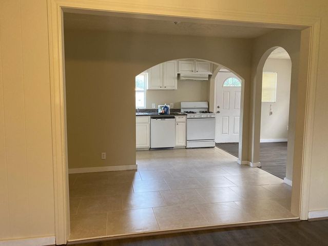 209 18th Avenue N, Texas City, TX 77590