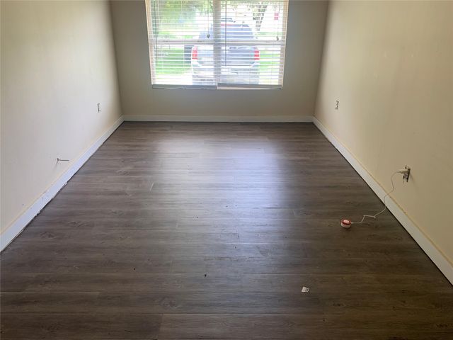 209 18th Avenue N, Texas City, TX 77590