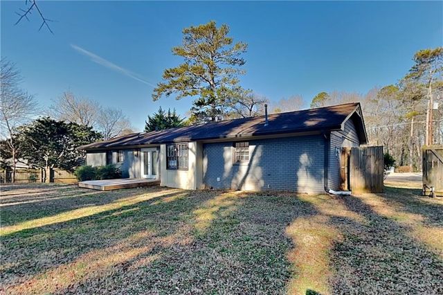 4656 Lincoln SW Way, Lilburn, GA 30047