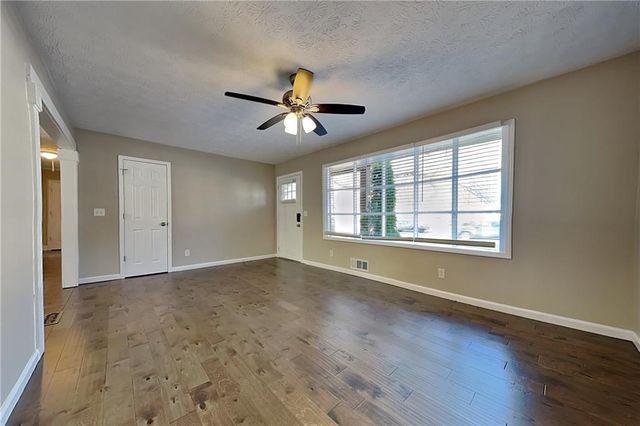 4656 Lincoln SW Way, Lilburn, GA 30047