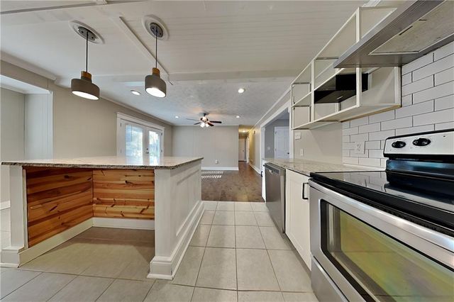 4656 Lincoln SW Way, Lilburn, GA 30047