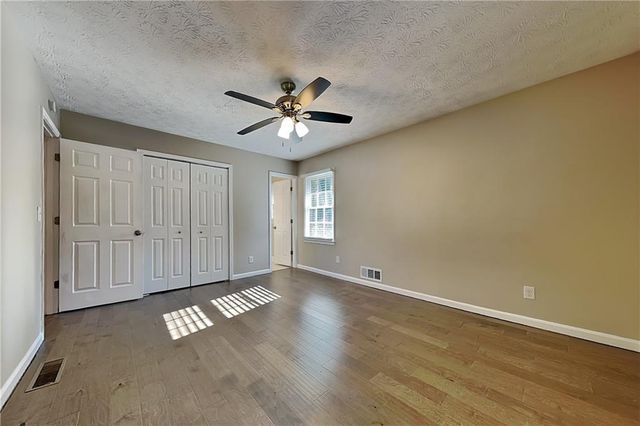 4656 Lincoln SW Way, Lilburn, GA 30047