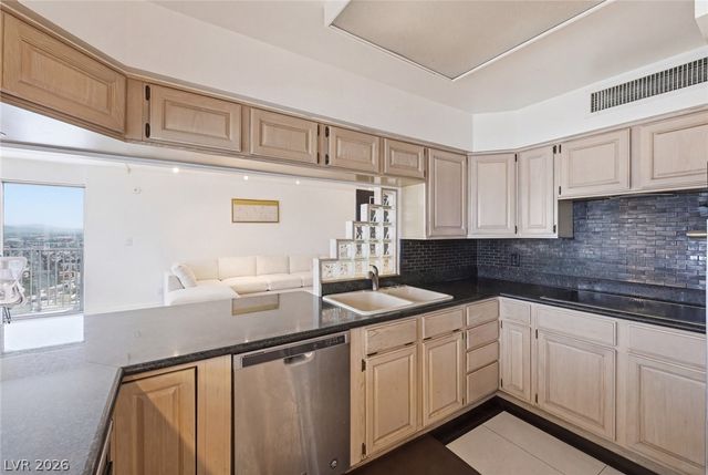 3111 Bel Air Drive 25H, Las Vegas, NV 89109