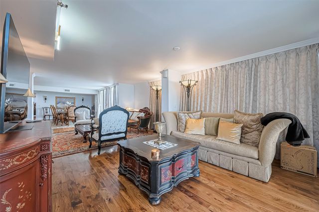 3525 Sage Road 1517, Houston, TX 77056