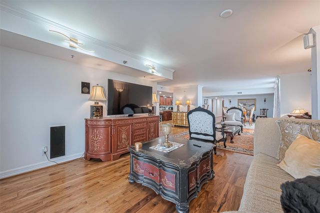 3525 Sage Road 1517, Houston, TX 77056