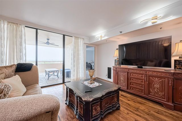 3525 Sage Road 1517, Houston, TX 77056