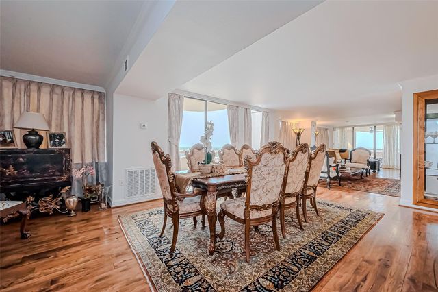 3525 Sage Road 1517, Houston, TX 77056