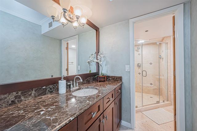 3525 Sage Road 1517, Houston, TX 77056