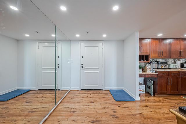 3525 Sage Road 1517, Houston, TX 77056