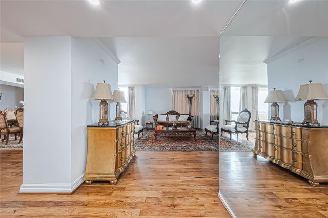 3525 Sage Road 1517, Houston, TX 77056