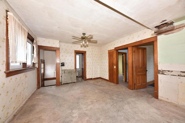 825 Fredonia AVENUE, Fredonia, WI 53021