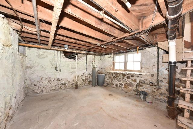 825 Fredonia AVENUE, Fredonia, WI 53021