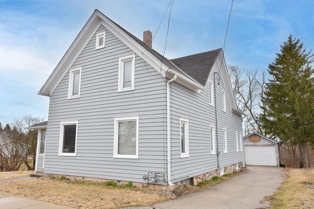 825 Fredonia AVENUE, Fredonia, WI 53021