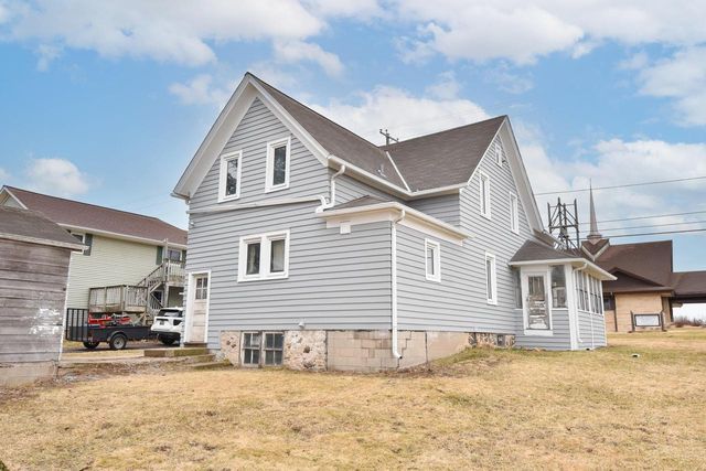 825 Fredonia AVENUE, Fredonia, WI 53021