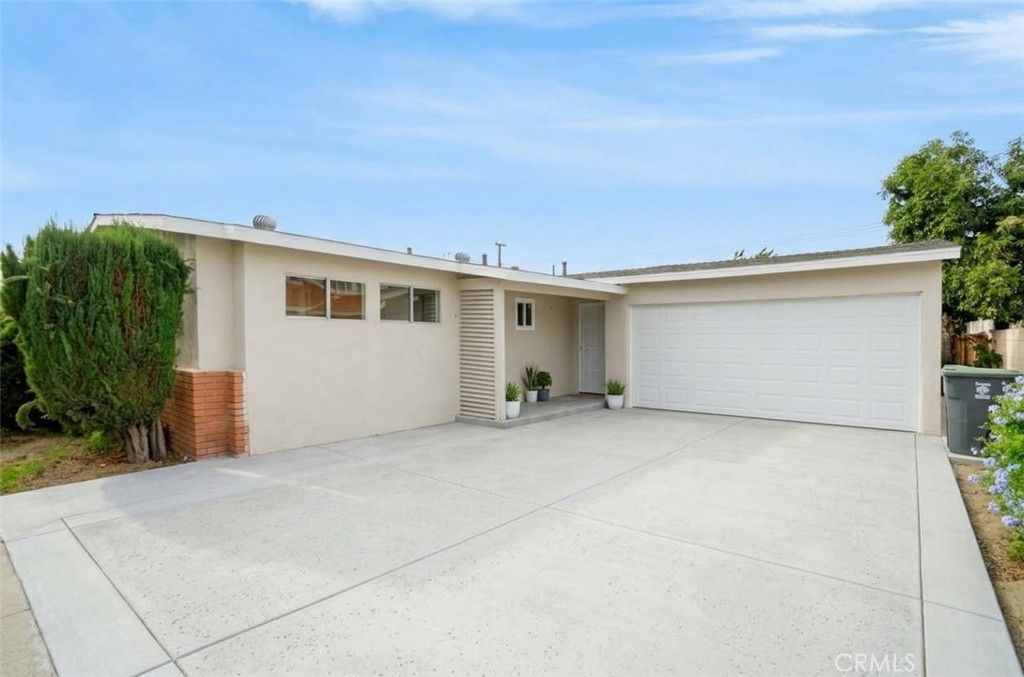 2205 W 9th, Santa Ana, CA 92703