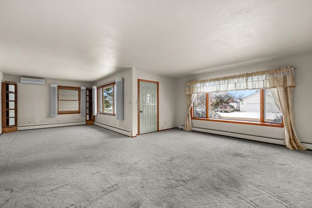 117 35TH AVE SE, Minot, ND 58701