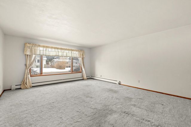 117 35TH AVE SE, Minot, ND 58701