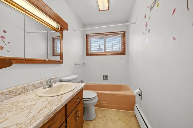 117 35TH AVE SE, Minot, ND 58701