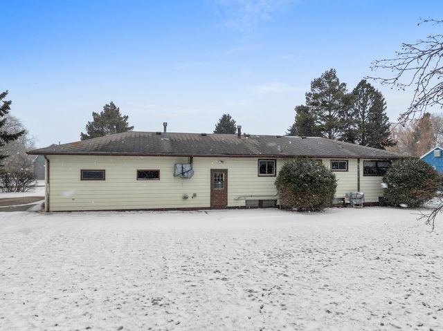 117 35TH AVE SE, Minot, ND 58701