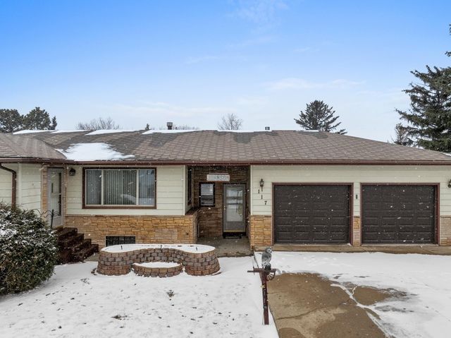 117 35TH AVE SE, Minot, ND 58701