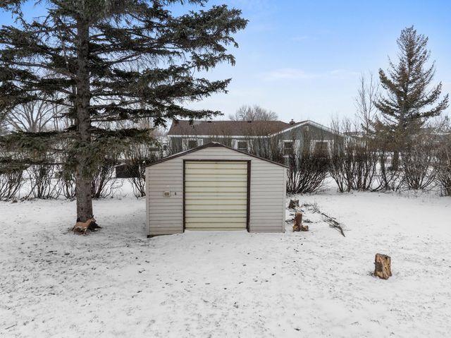 117 35TH AVE SE, Minot, ND 58701