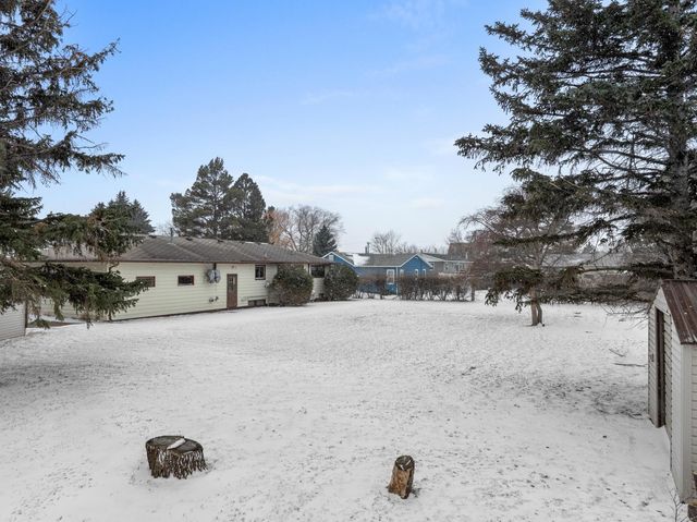 117 35TH AVE SE, Minot, ND 58701